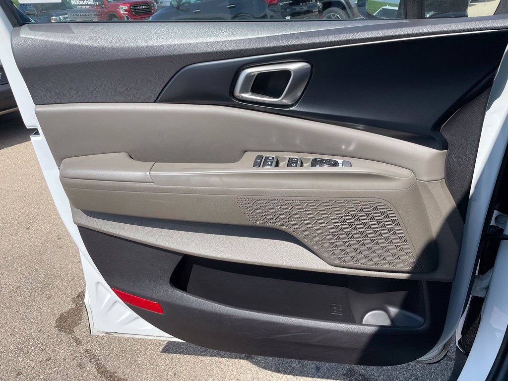 Used 2026 Kia Carnival LXS FWD image 43