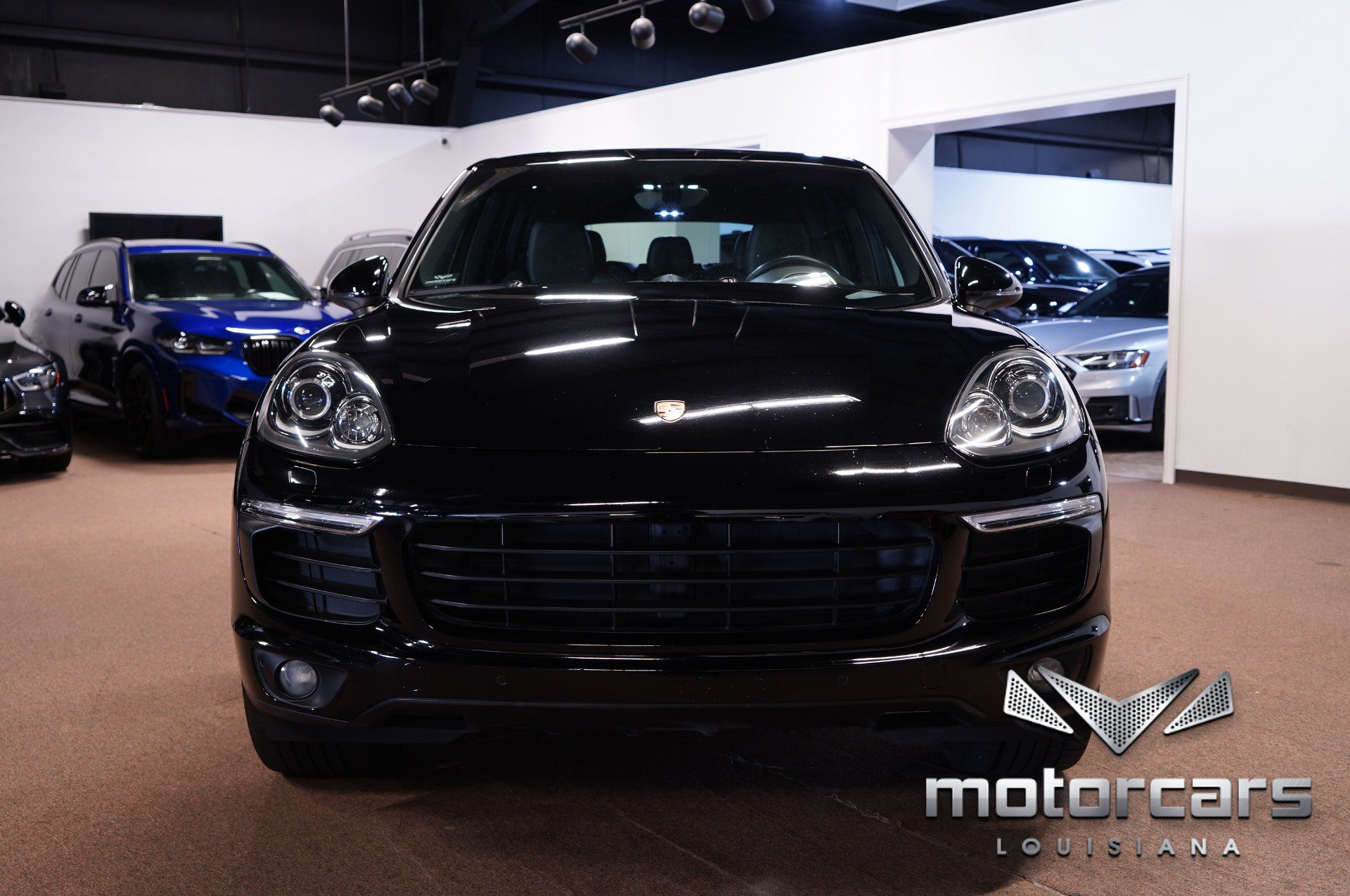 Used 2017 Porsche Cayenne Platinum Edition AWD/4WD image 2