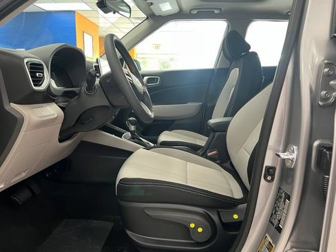 New 2026 Hyundai Venue SEL FWD image 18