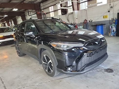 Used 2023 Toyota Corolla Cross AWD Hybrid w/ Convenience Package image 2
