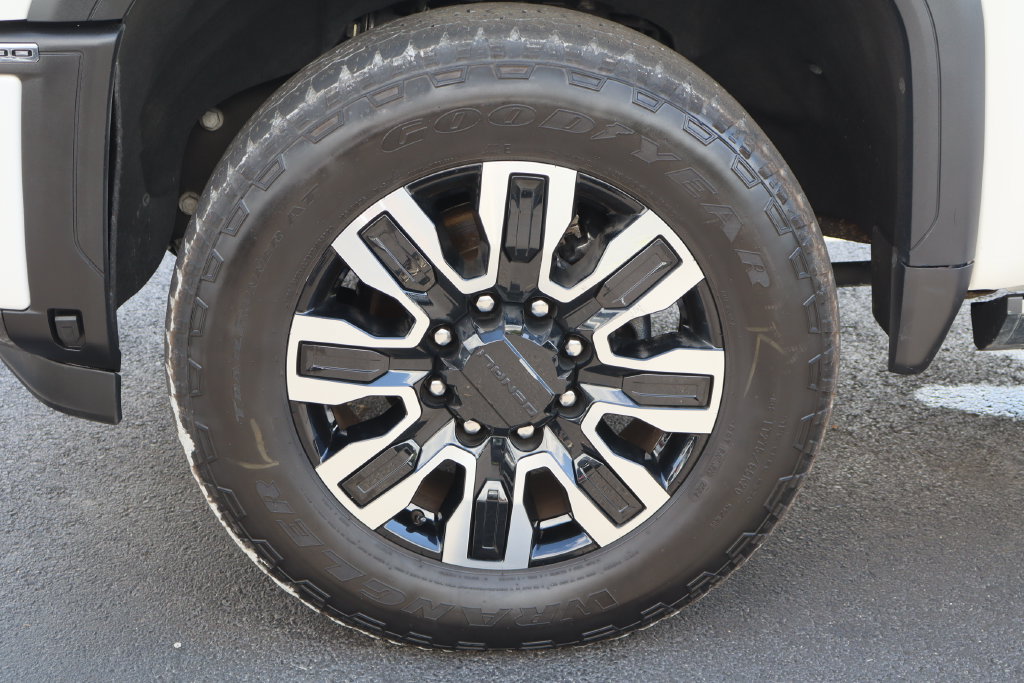 Certified 2025 GMC Sierra 2500 Denali Ultimate AWD/4WD image 37
