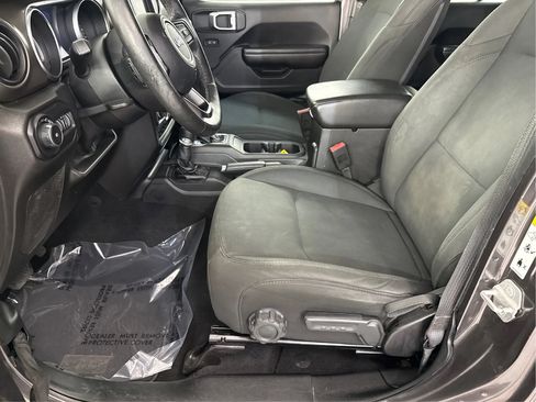 Used 2018 Jeep Wrangler Unlimited Sport S AWD/4WD image 13