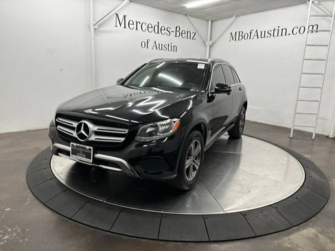 Used 2019 Mercedes-Benz GLC 300 4MATIC image 2