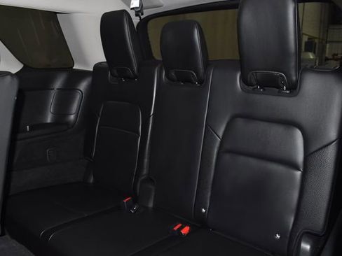 Used 2025 Nissan Pathfinder SL image 34