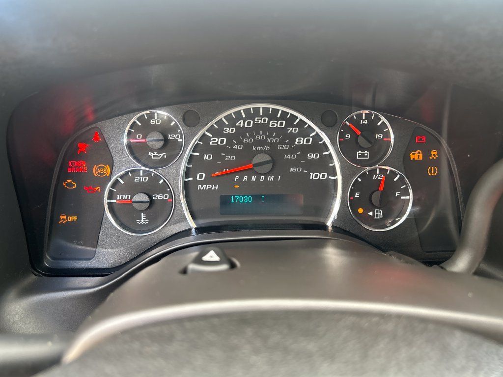Used 2025 GMC Savana 2500 w/ Driver Convenience Package RWD image 18