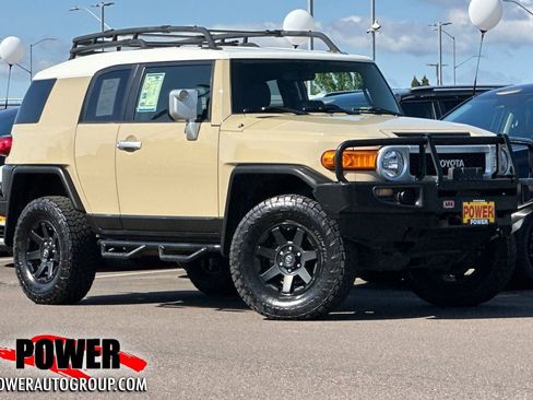 Used 2014 Toyota FJ Cruiser 4WD w/ Upgrade Package image 1
