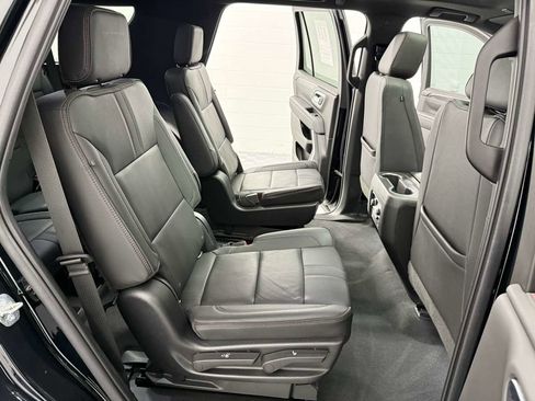 Used 2022 Chevrolet Tahoe RST w/ Luxury Package image 16