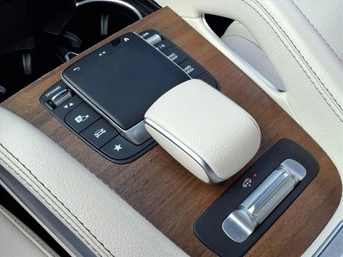 Used 2022 Mercedes-Benz GLS 450 4MATIC image 27