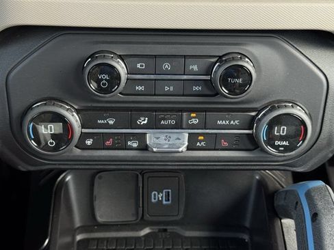 Used 2024 Ford Bronco Wildtrak AWD/4WD image 19