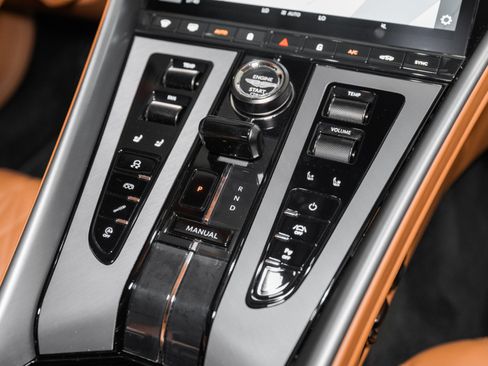 Used 2024 Aston Martin DB12 Coupe RWD image 26