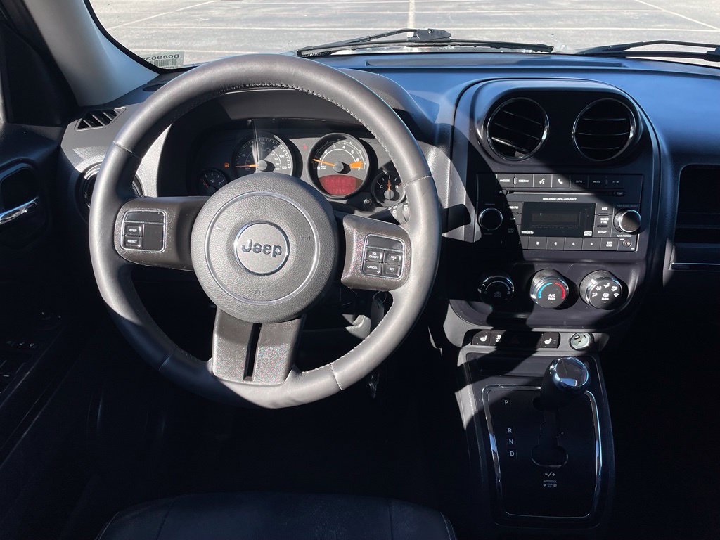 Used 2015 Jeep Patriot High Altitude FWD image 11