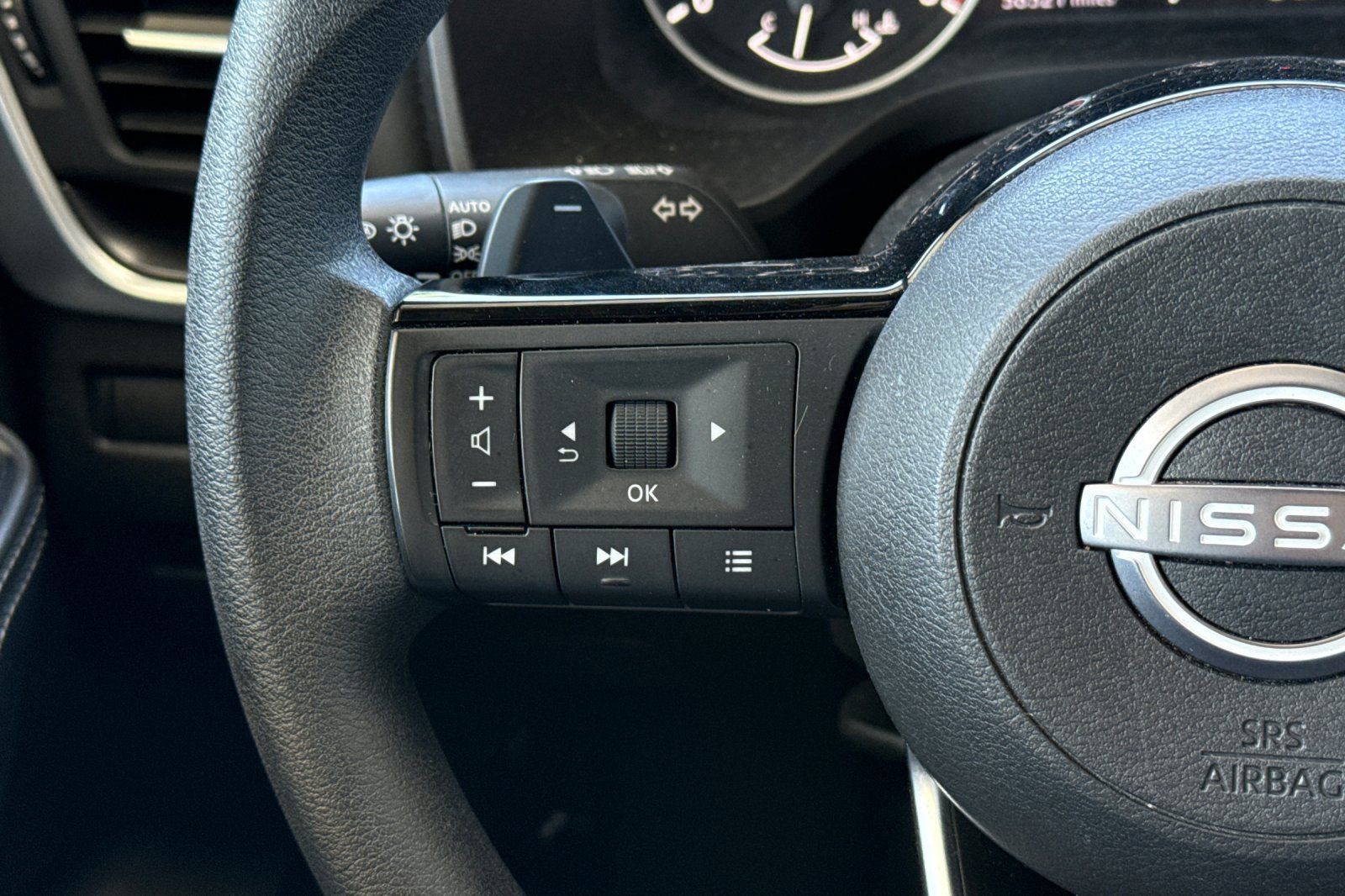 Used 2023 Nissan Rogue SV AWD/4WD image 35