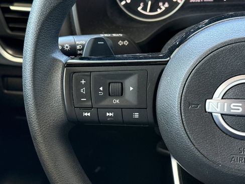 Used 2023 Nissan Rogue SV AWD/4WD image 35