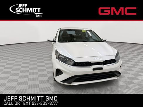 Used 2024 Kia Forte LXS image 3