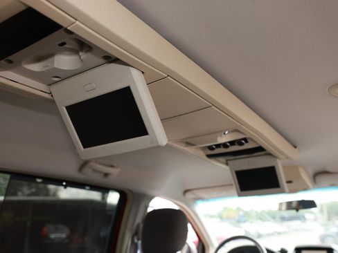 Used 2008 Chrysler Town & Country Touring w/ Entertainment Group #2 FWD image 23
