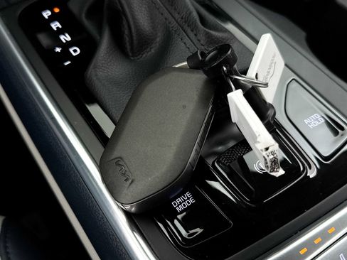 Certified 2025 Kia Carnival EX FWD image 39