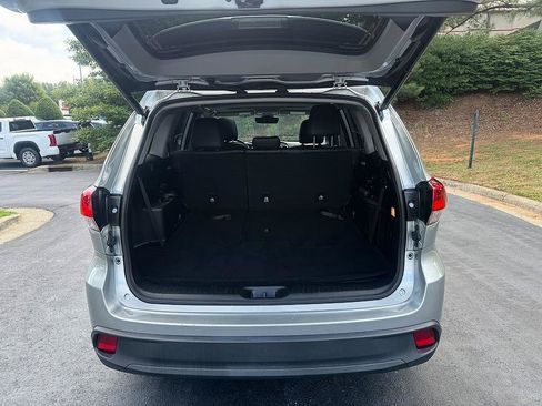 Certified 2019 Toyota Highlander XLE AWD/4WD image 21
