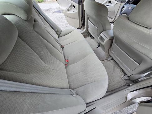 Used 2007 Toyota Camry XLE FWD image 21