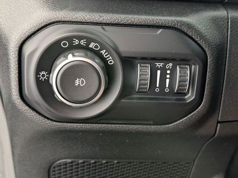 Used 2021 Jeep Wrangler Unlimited Sport AWD/4WD image 13