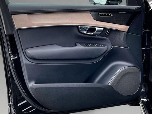 Certified 2026 Volvo XC90 B6 Plus w/ Protection Package Premier image 20