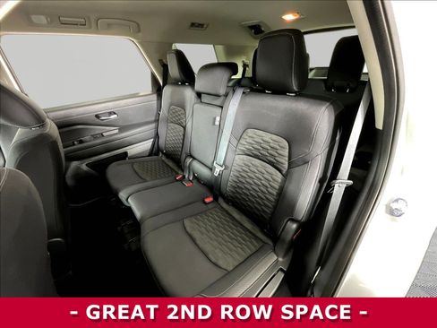 Used 2022 Nissan Pathfinder SV AWD/4WD image 22