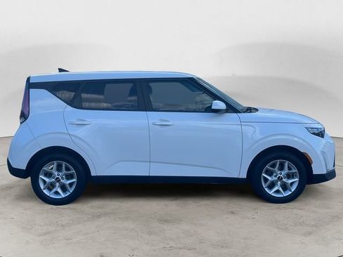 Used 2024 Kia Soul LX w/ Option Group 015 FWD image 6