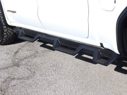 Used 2023 GMC Sierra 1500 AT4X image 18