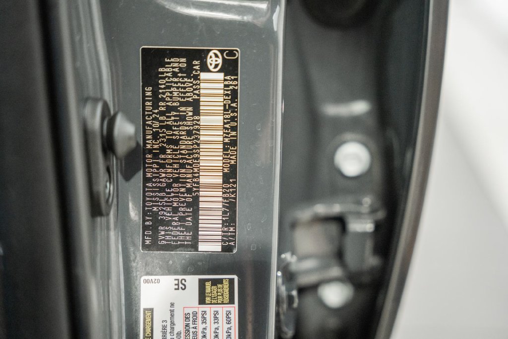 Used 2025 Toyota Corolla LE FWD image 34
