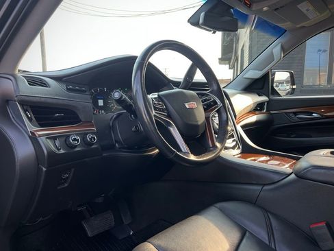 Used 2020 Cadillac Escalade ESV Premium Luxury image 33