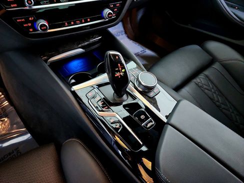 Used 2021 BMW 530e 530e image 15