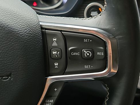 Used 2024 RAM 1500 Limited AWD/4WD image 22