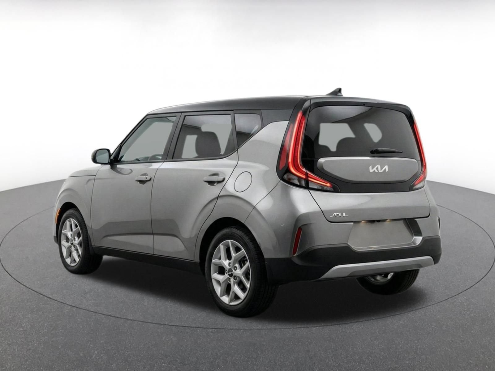 Used 2025 Kia Soul LX w/ LX Technology Package FWD image 6