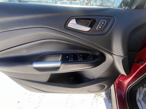 Used 2018 Ford Escape SE image 19