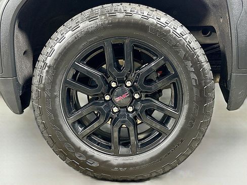 Used 2022 GMC Sierra 1500 Elevation w/ LPO, Elevation Black Package image 28