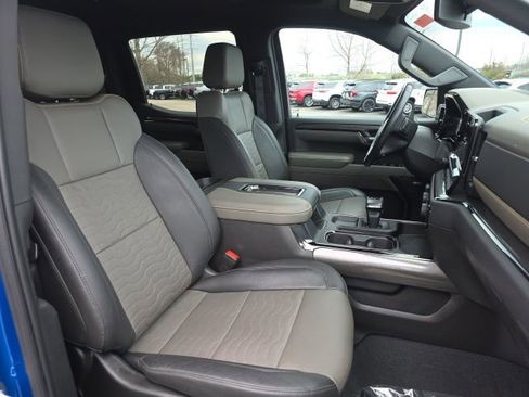 Used 2022 Chevrolet Silverado 1500 ZR2 image 12