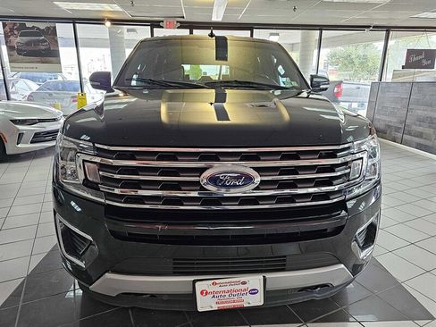 Used 2018 Ford Expedition Max Limited image 3