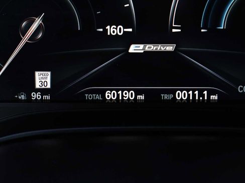 Used 2019 BMW 530e w/ Convenience Package RWD image 18