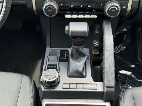 Used 2024 Toyota Tacoma TRD Off-Road image 29