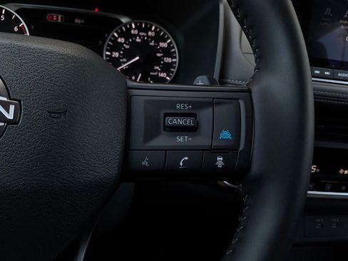 Used 2026 Nissan Rogue SV FWD image 34