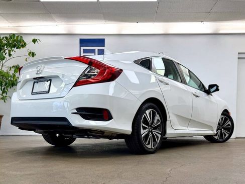 Used 2017 Honda Civic EX-L image 5