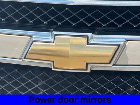 Used 2011 Chevrolet Suburban LT AWD/4WD image 16