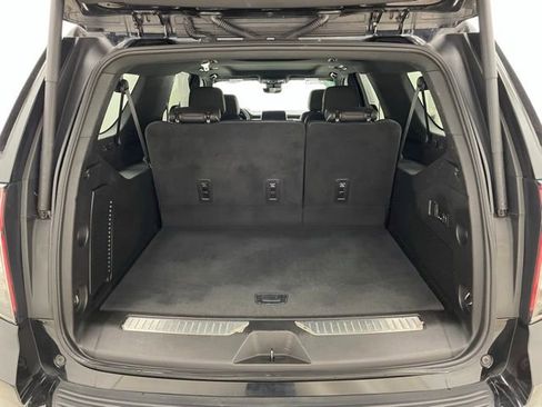 Used 2023 Chevrolet Suburban Premier w/ Premium Package 2 AWD/4WD image 10