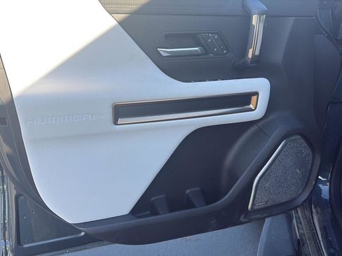 Used 2025 GMC Hummer EV 3X AWD/4WD image 10
