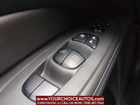 Used 2013 Nissan Pathfinder SL image 19