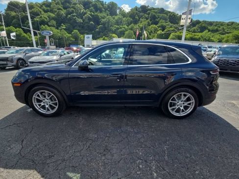 Used 2024 Porsche Cayenne AWD/4WD image 4