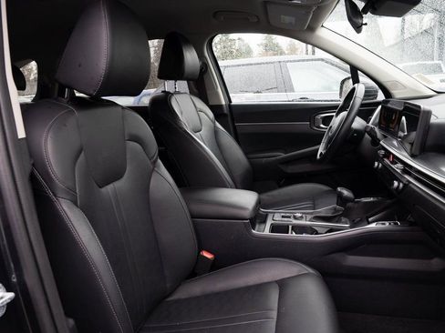 Used 2024 Kia Sorento S image 22