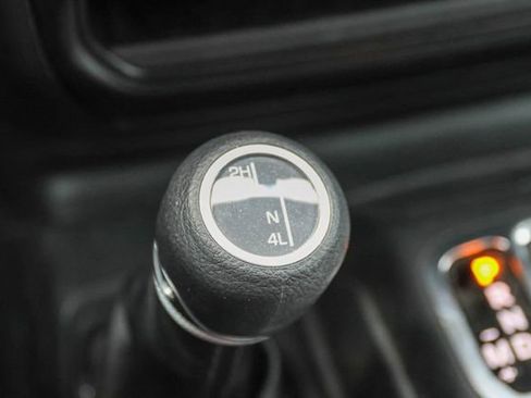 Used 2023 Jeep Gladiator Willys image 18