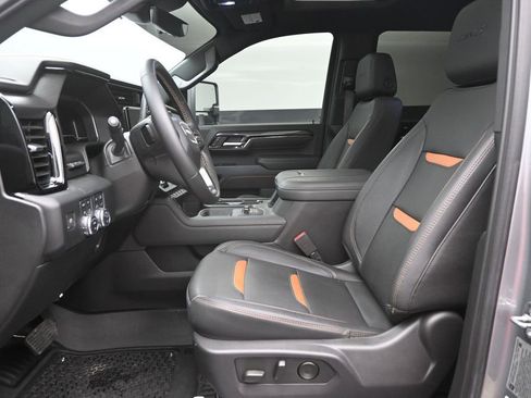 Used 2024 GMC Sierra 2500 AT4 w/ AT4 Premium Plus Package AWD/4WD image 18