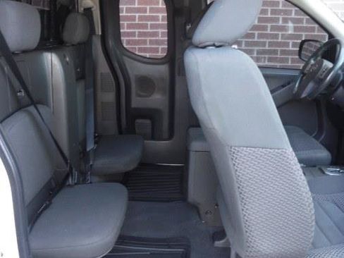 Used 2020 Nissan Frontier SV w/ SV Utility Package AWD/4WD image 15