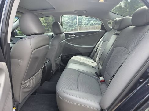 Used 2011 Hyundai Sonata SE w/ Navigation & Sunroof Pkg 4 FWD image 17